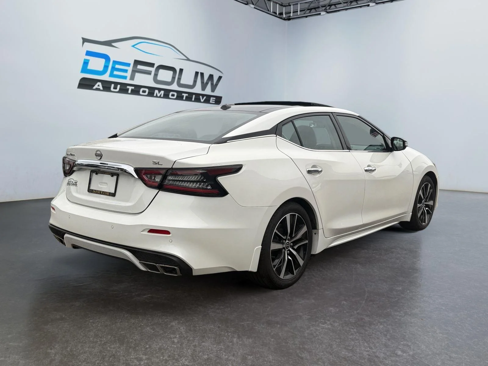 Used 2023  Nissan 3.5 SL image 3