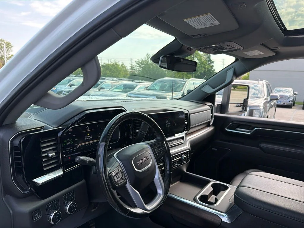 Used 2024 White GMC SLT image 14
