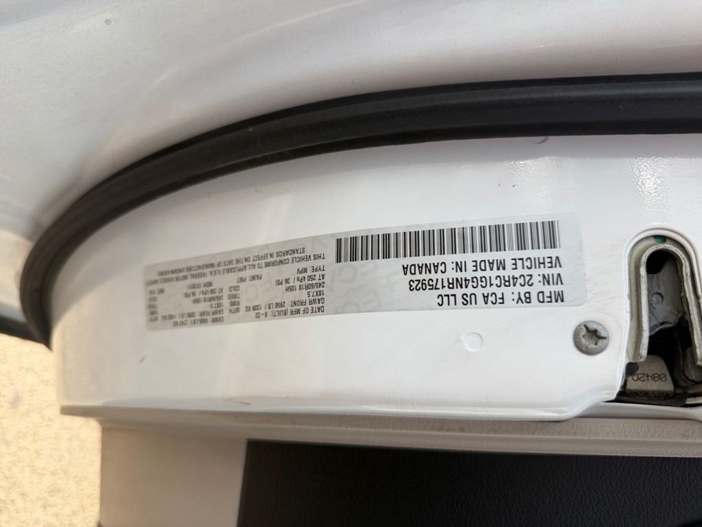 Used 2022 White Chrysler Limited image 11