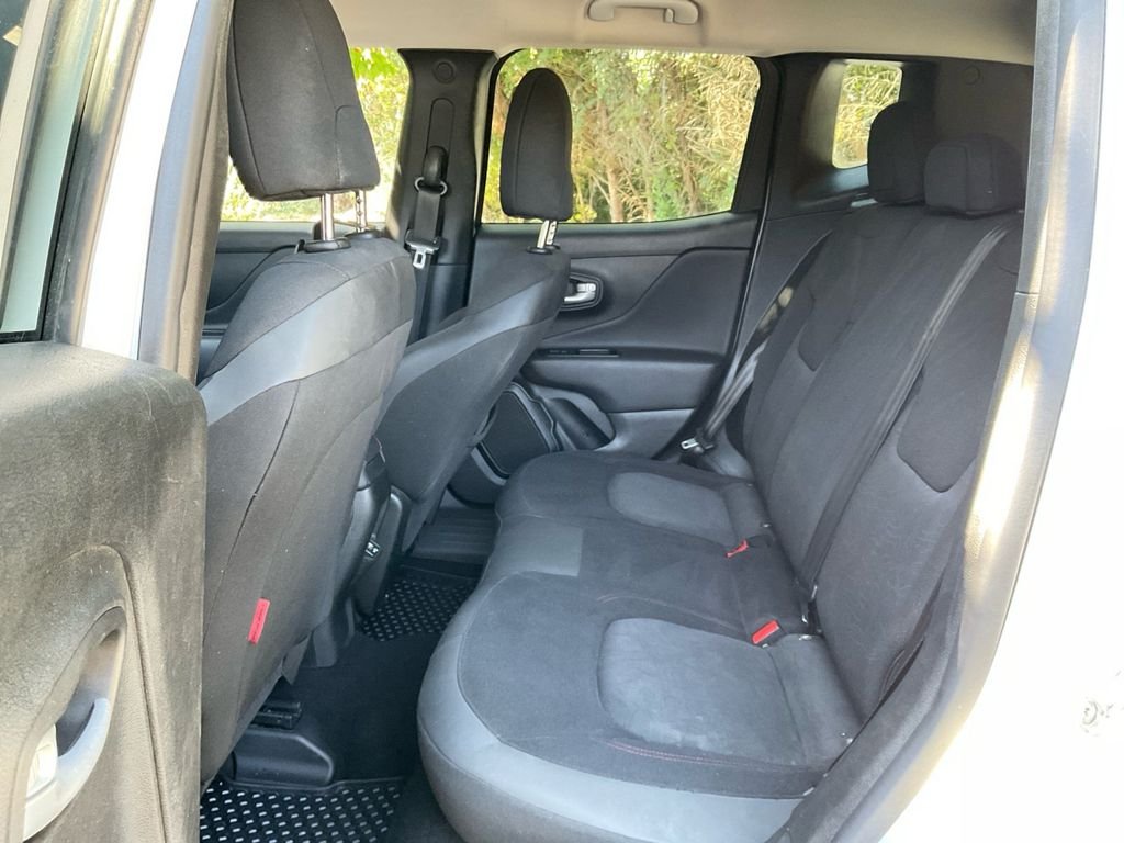Used 2023 White Jeep Trailhawk image 27