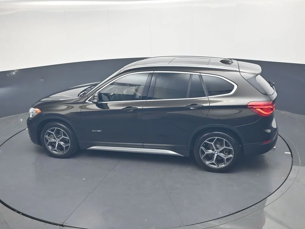Used 2017 Dark Olive Metallic BMW xDrive28i image 26