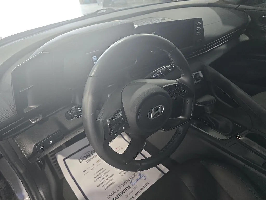 Used 2025 Silver Hyundai SEL Sport image 16