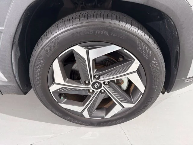 Used 2022 Silver Hyundai Limited image 14