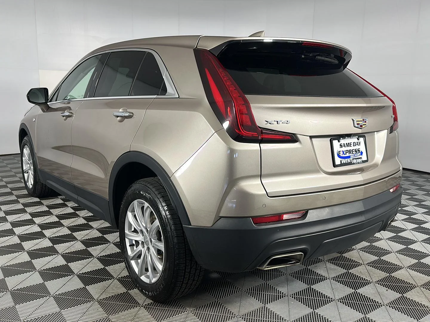 Used 2023 Latte Metallic Cadillac FWD Luxury image 23