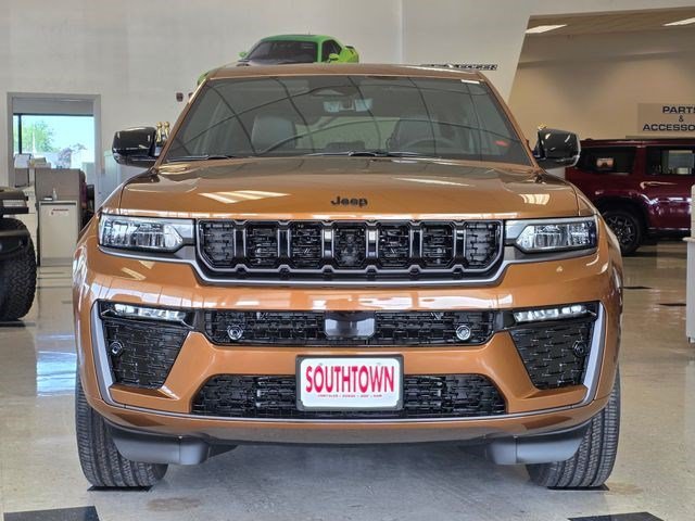 New 2026 Copper Shino Metallic Clear-Coat Exterior Paint Jeep Limited Reserve image 2