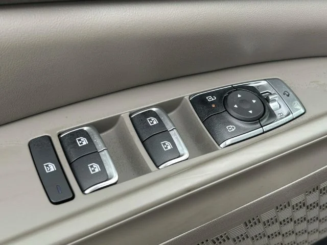 Certified Used 2026 Gray Kia EX image 28