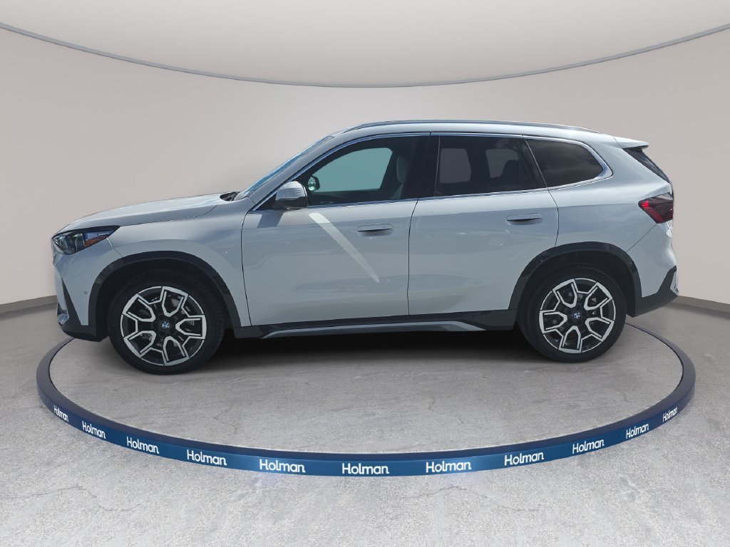 Used 2026 Mineral White Metallic BMW xDrive28i image 8