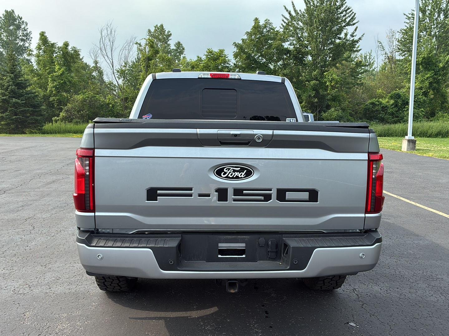 Used 2024 Iconic Silver Ford XLT image 18