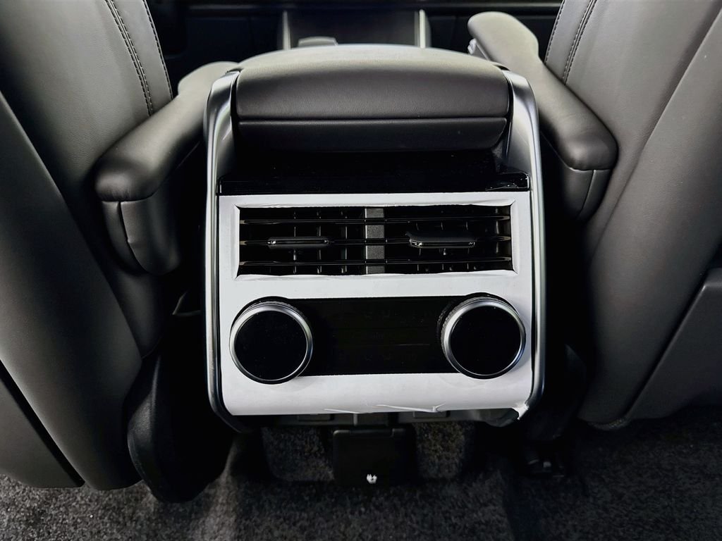 New 2027 Fuji White Land Rover SE image 27