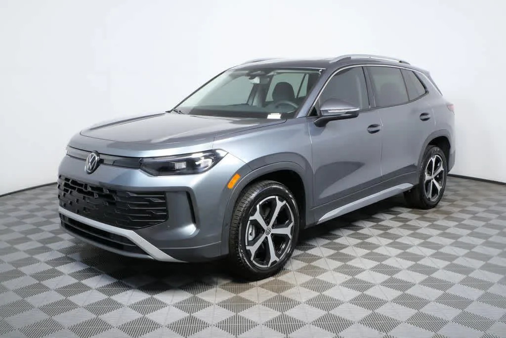 New 2026 Platinum Gray Metallic Volkswagen SE image 22