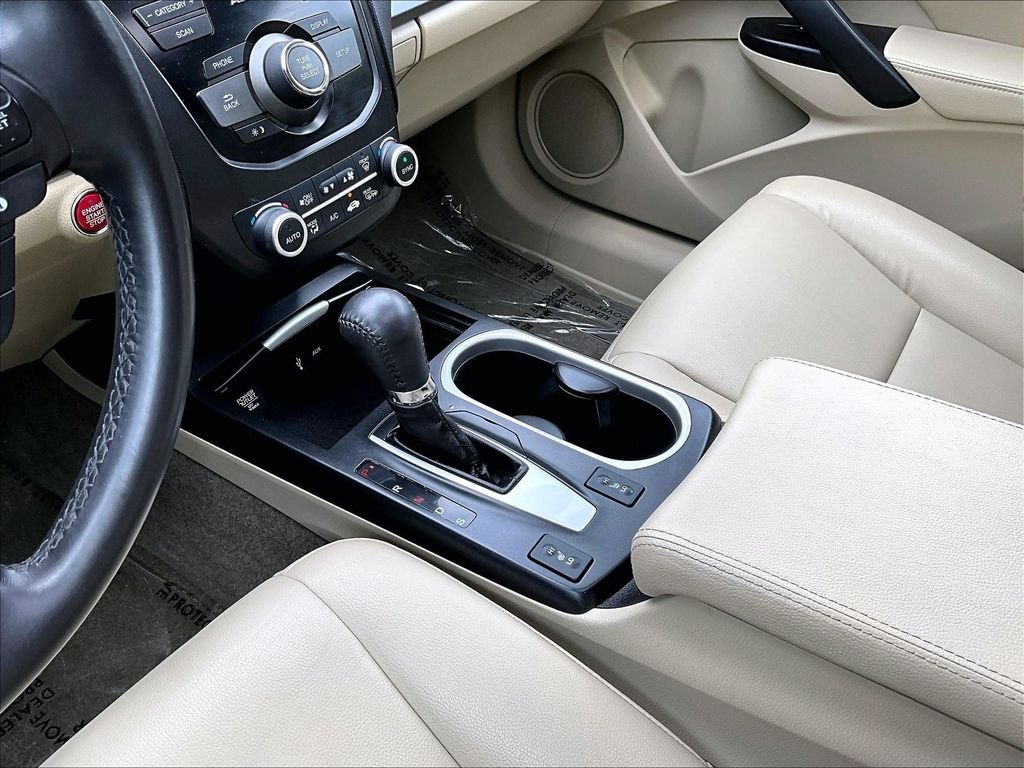 Used 2018  Acura Base image 16