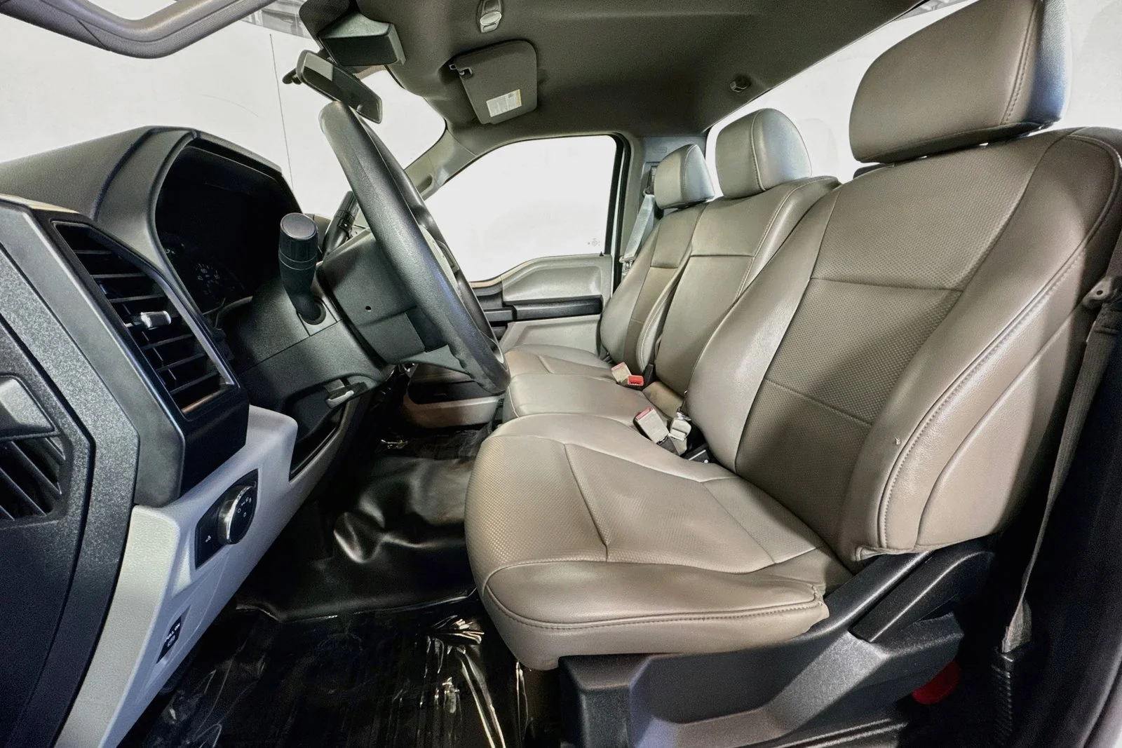 Used 2020 Oxford White Ford XL image 18