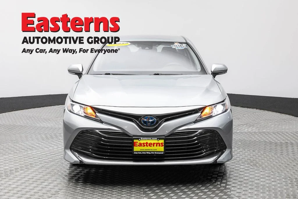Used 2020 Silver Toyota LE image 2