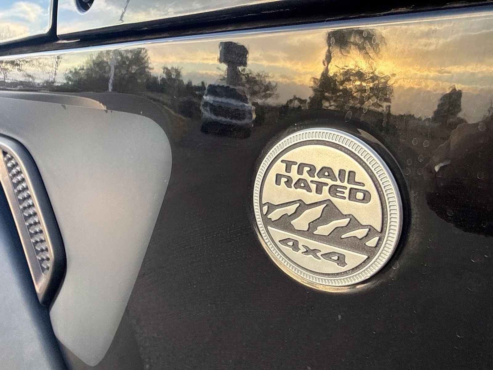 Used 2020 Black Jeep Unlimited Sport image 8