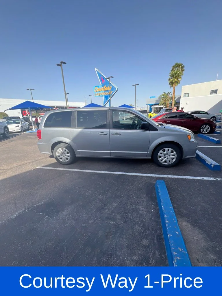 Used 2018 Silver Dodge SE image 6