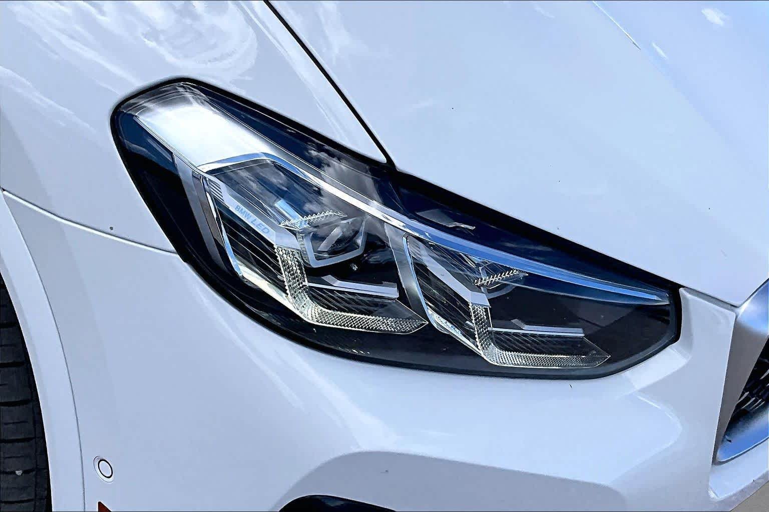 Used 2022 Alpine White BMW xDrive30i image 25