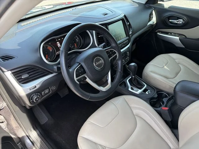 Used 2018 Gray Jeep Limited image 18