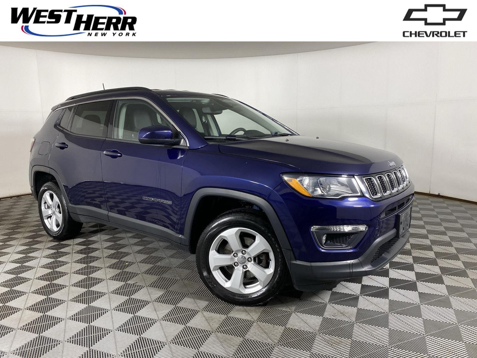 Used 2021 Bl Jeep Latitude image 1