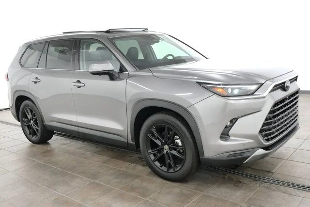 Certified Used 2026  Toyota Limited image 8