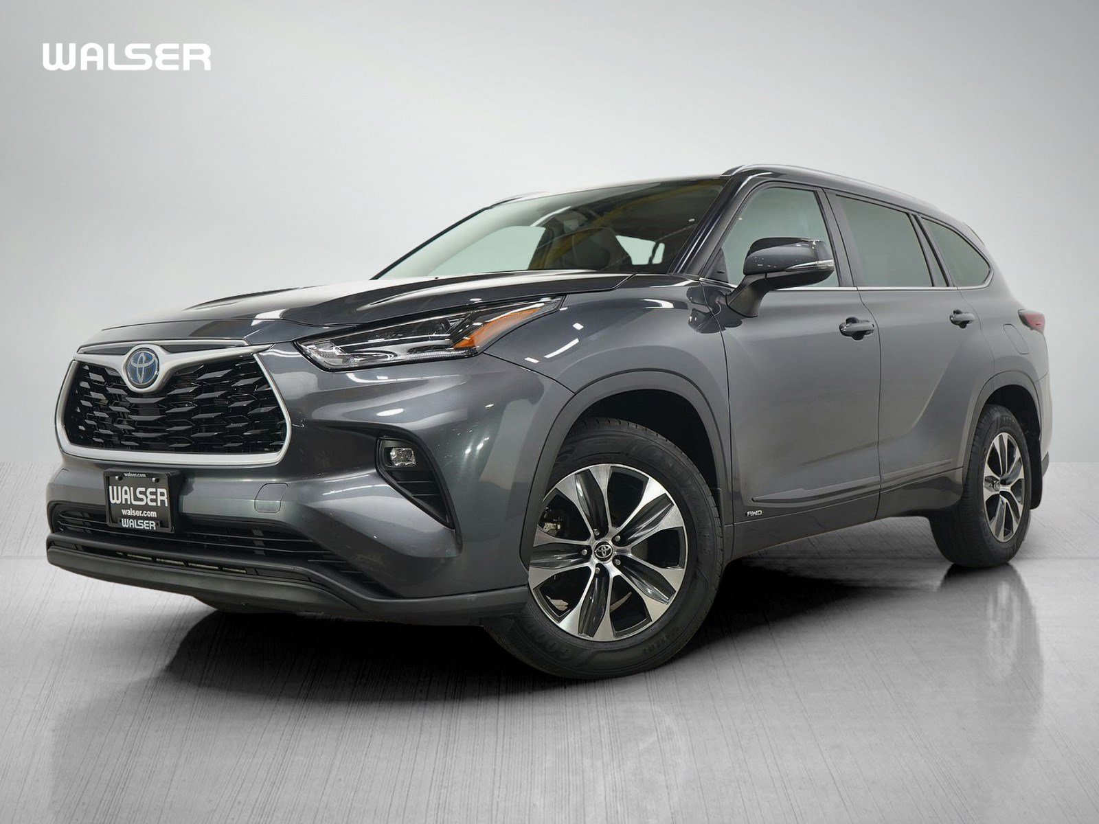 2021 Toyota Highlander XLE Hybrid 4x4's photo