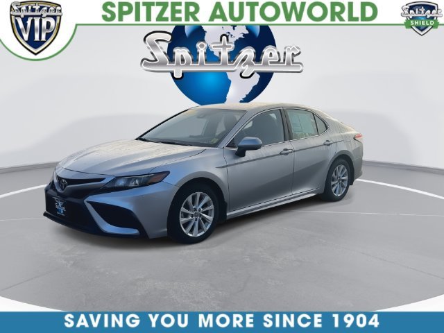 Used 2024  Toyota SE image 8