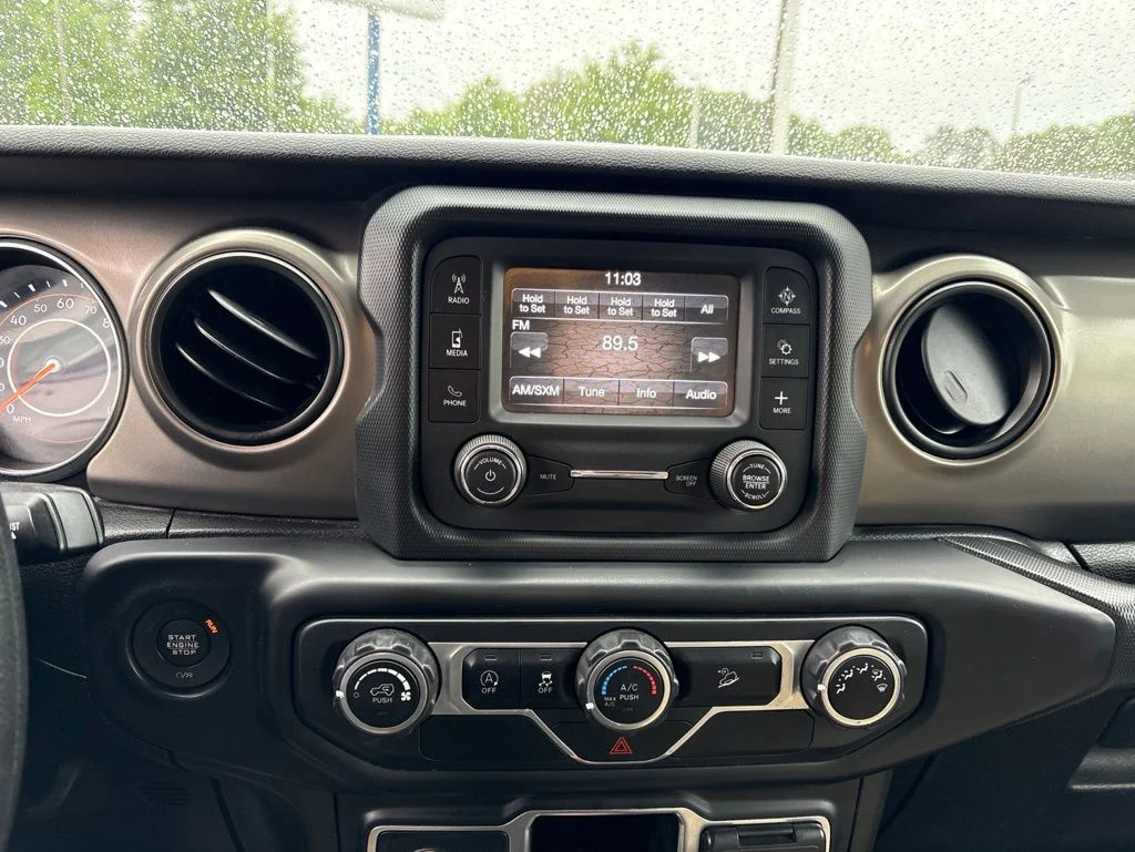 Used 2019 White Jeep Unlimited Sport image 18