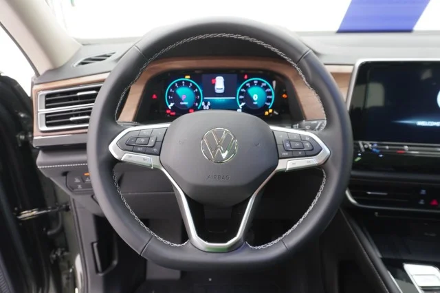 New 2026 Avocado Green Pearl Volkswagen 2.0T SE w/Technology image 25