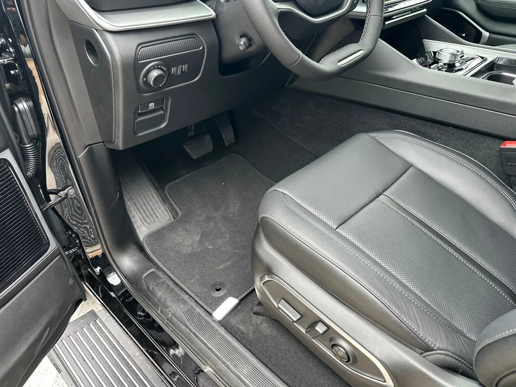 New 2026 High Gloss Black Exterior Paint Jeep Limited Reserve image 19