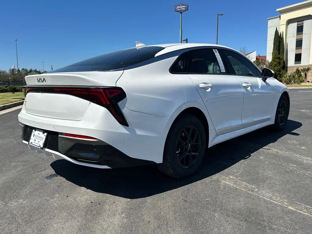 New 2026 White Kia LXS image 7