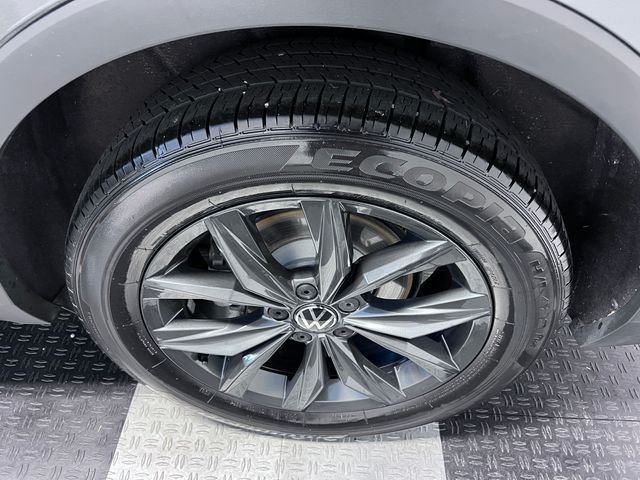 Certified Used 2024 Gray Volkswagen 2.0T SE image 16