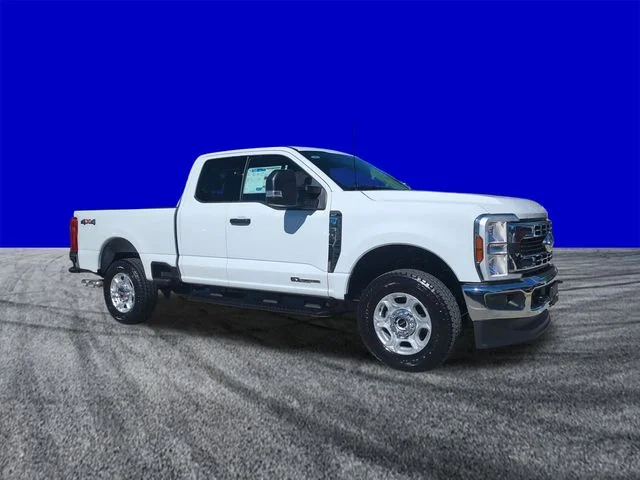 New 2026 Oxford White Ford F-250® XLT image 2