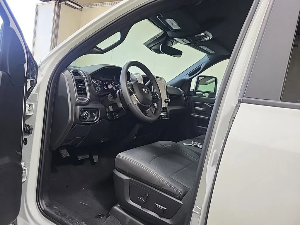 Used 2026 White Ram Big Horn image 7