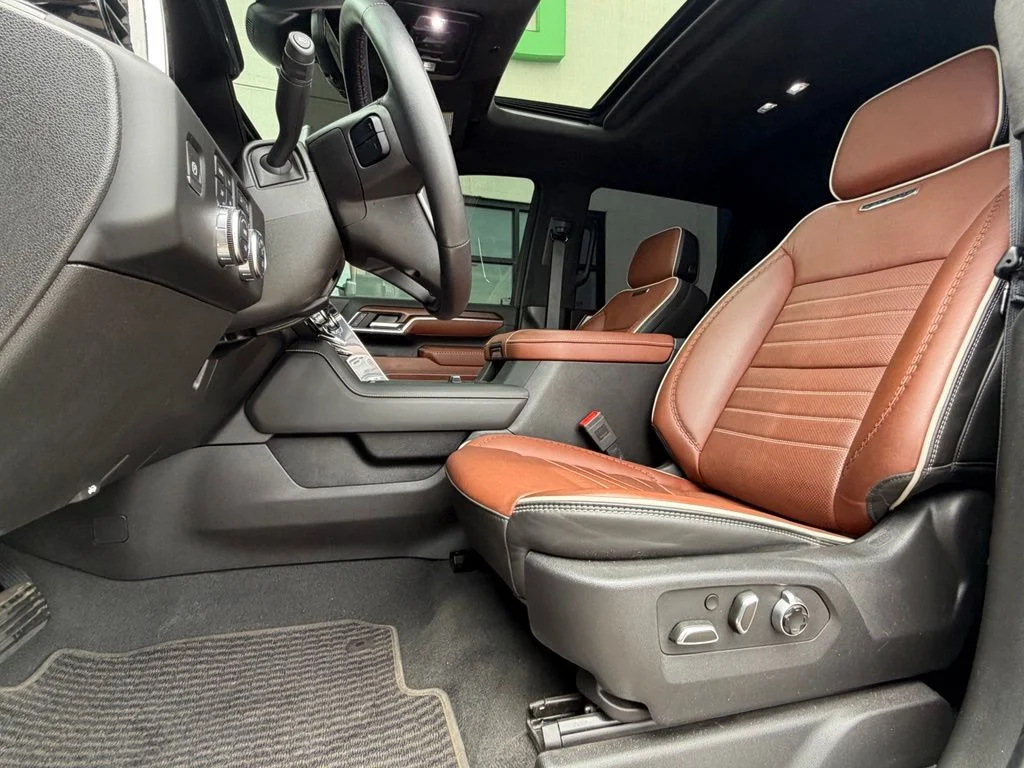 Used 2024 White GMC Denali Ultimate image 9