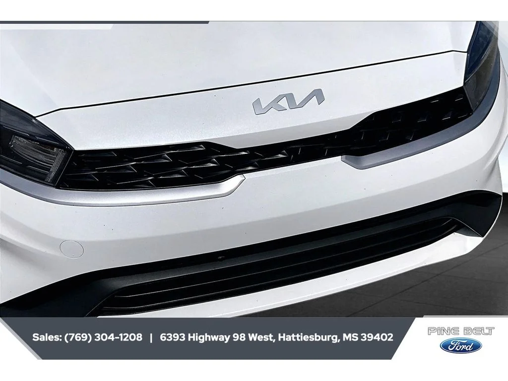 Used 2024 Snow White Pearl Kia LXS image 23