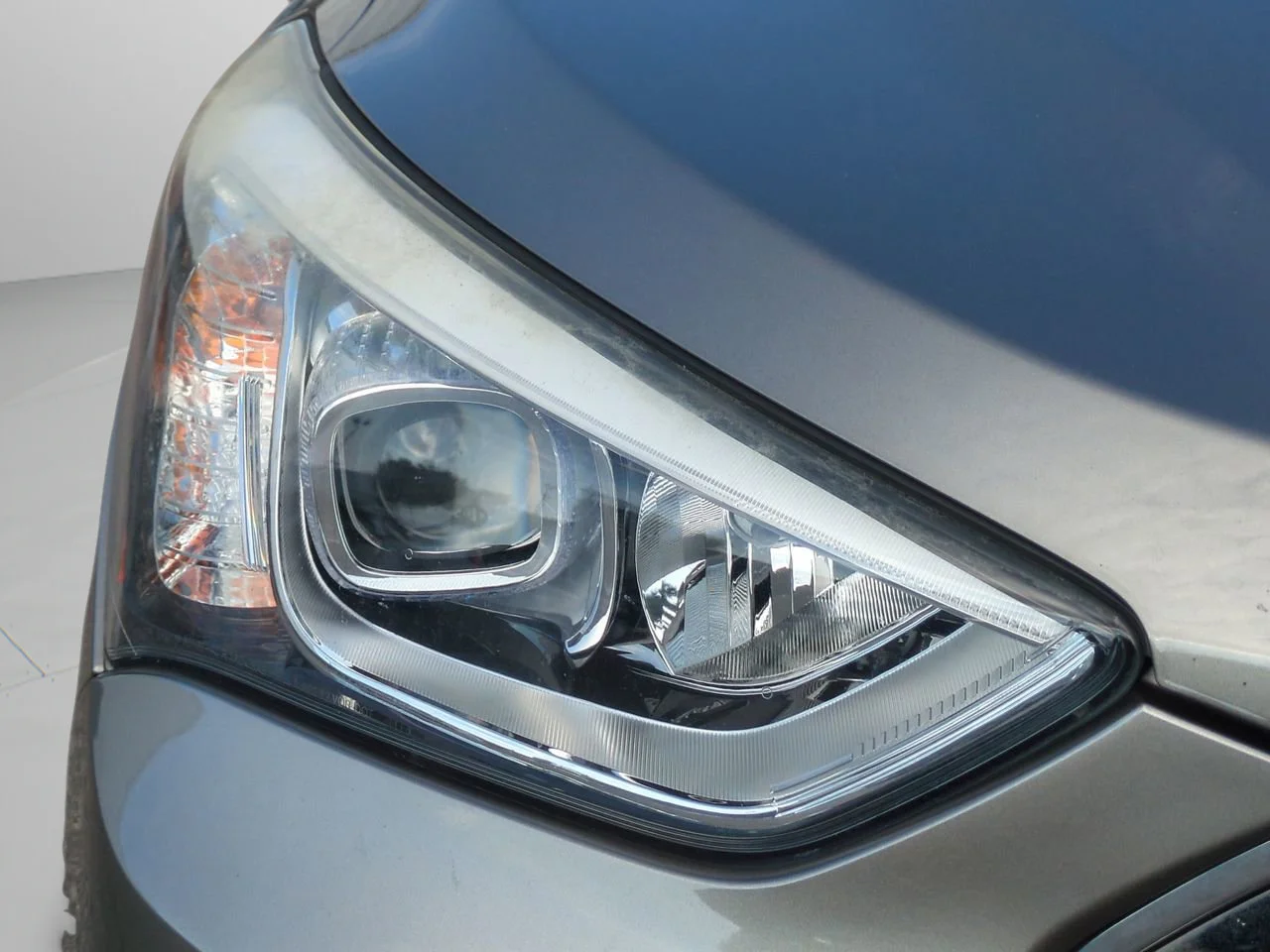 Used 2014 Mineral Gray Hyundai  image 24