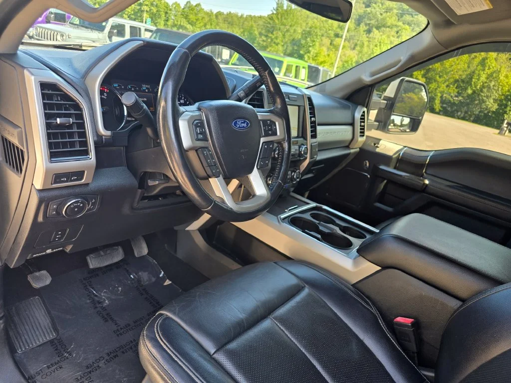 Used 2021 White Ford Lariat image 24