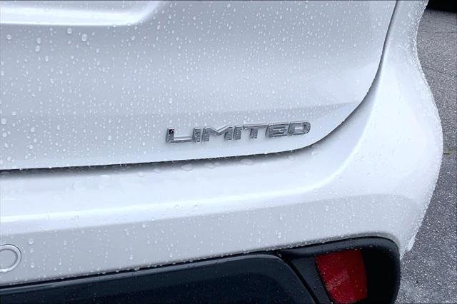 Certified Used 2025 WIND CHILL PEARL Toyota  image 10