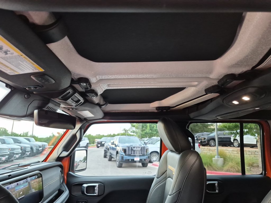 Used 2025  Jeep Rubicon 392 image 27