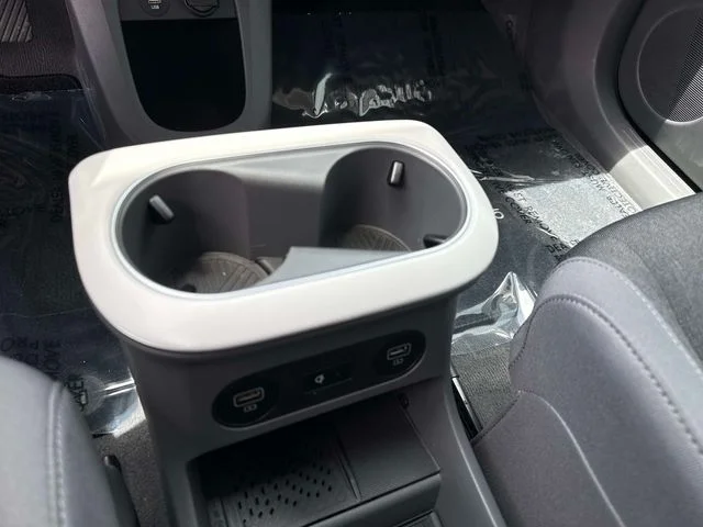 Used 2024 White Hyundai SEL image 20