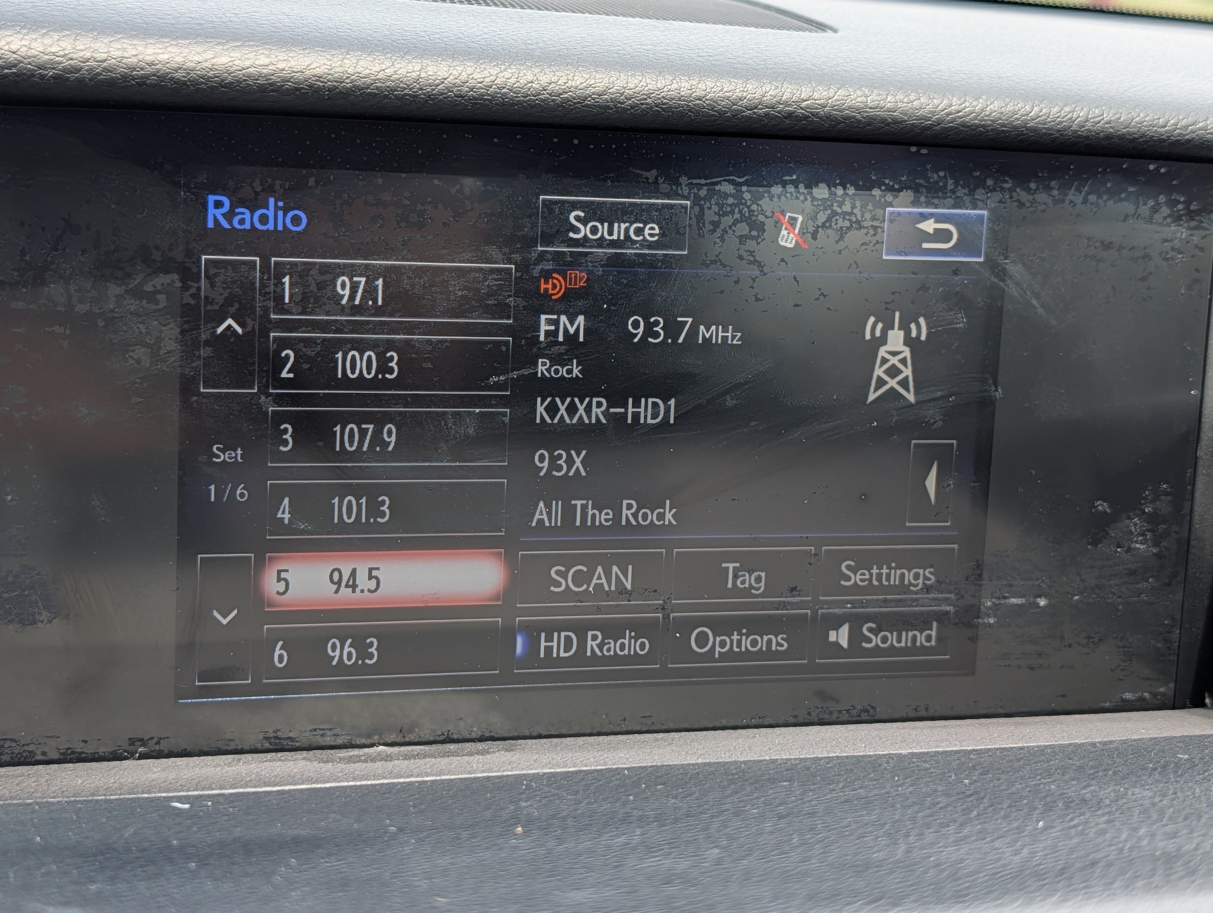 Used 2015 Atomic Silver Lexus  image 22
