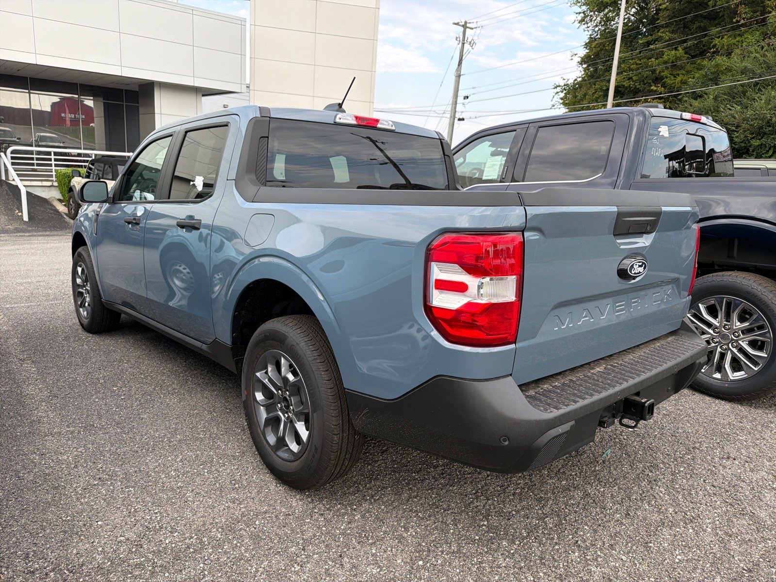 New 2026 Azure Gray Metallic Tri-Coat Ford XLT image 4