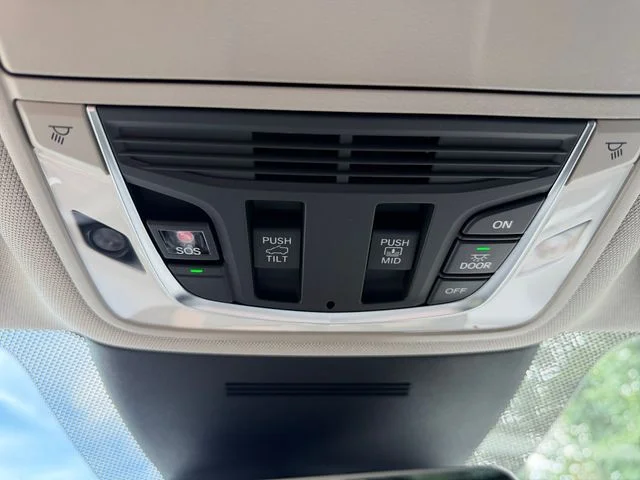 New 2026 Platinum White Pearl Acura Technology Package image 26
