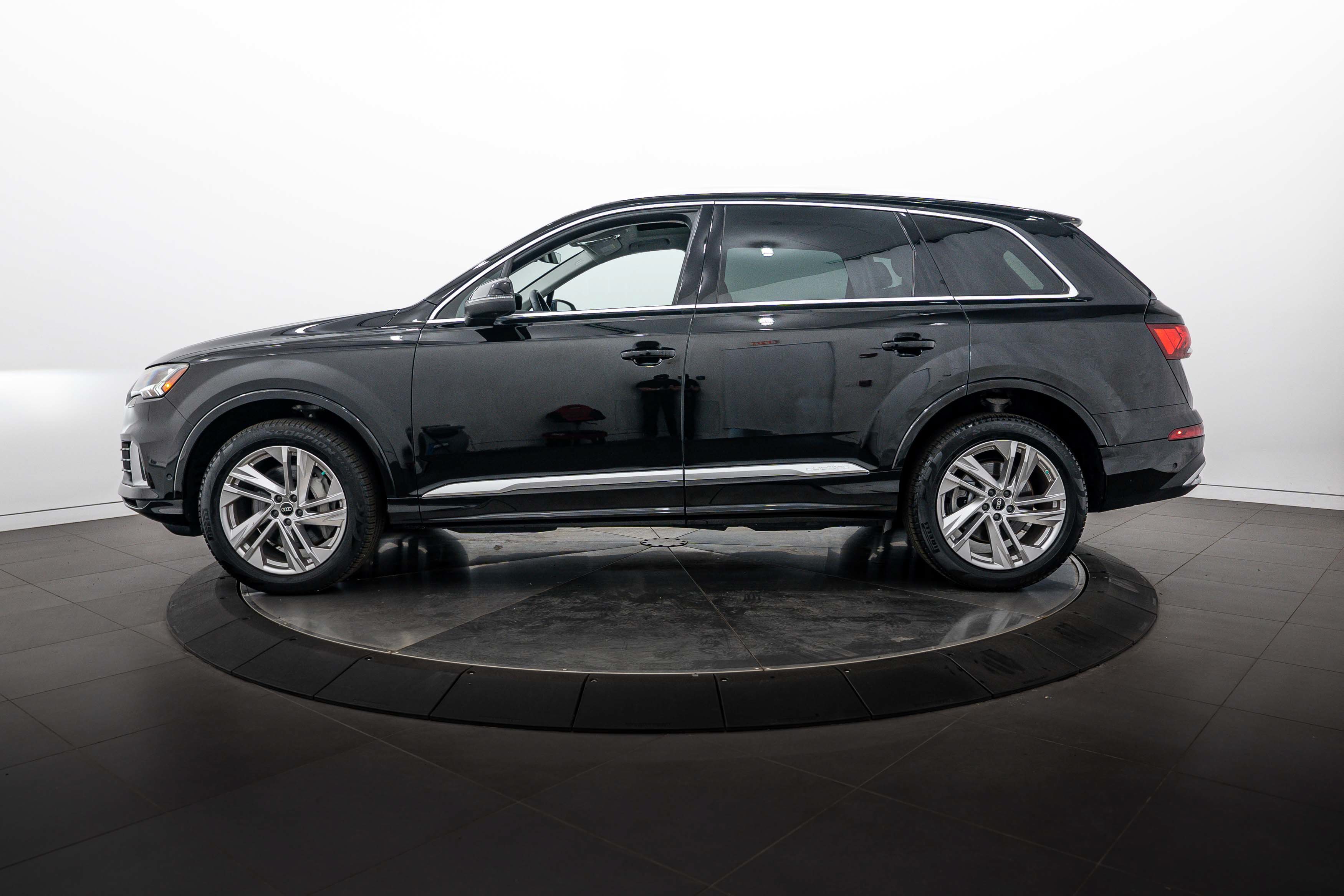 Certified Used 2023 Mythos Black Metallic Audi Premium image 6