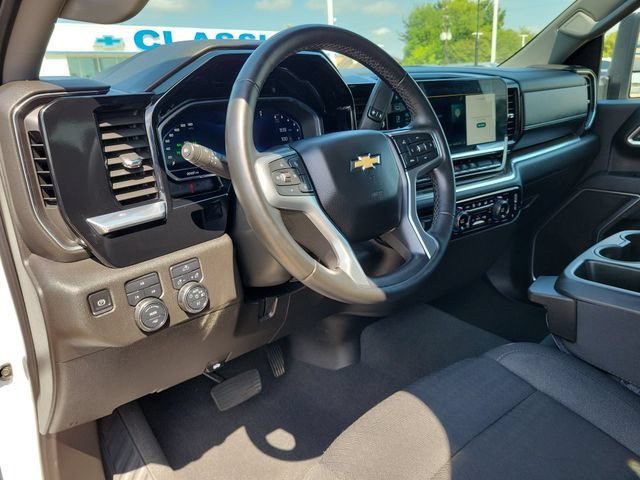 2025 Chevrolet Silverado 2500HD LT - Photo 17
