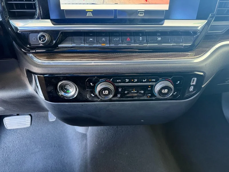 Used 2023 Summit White Chevrolet LT image 12