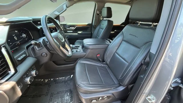 Used 2025 Silver GMC Denali image 18