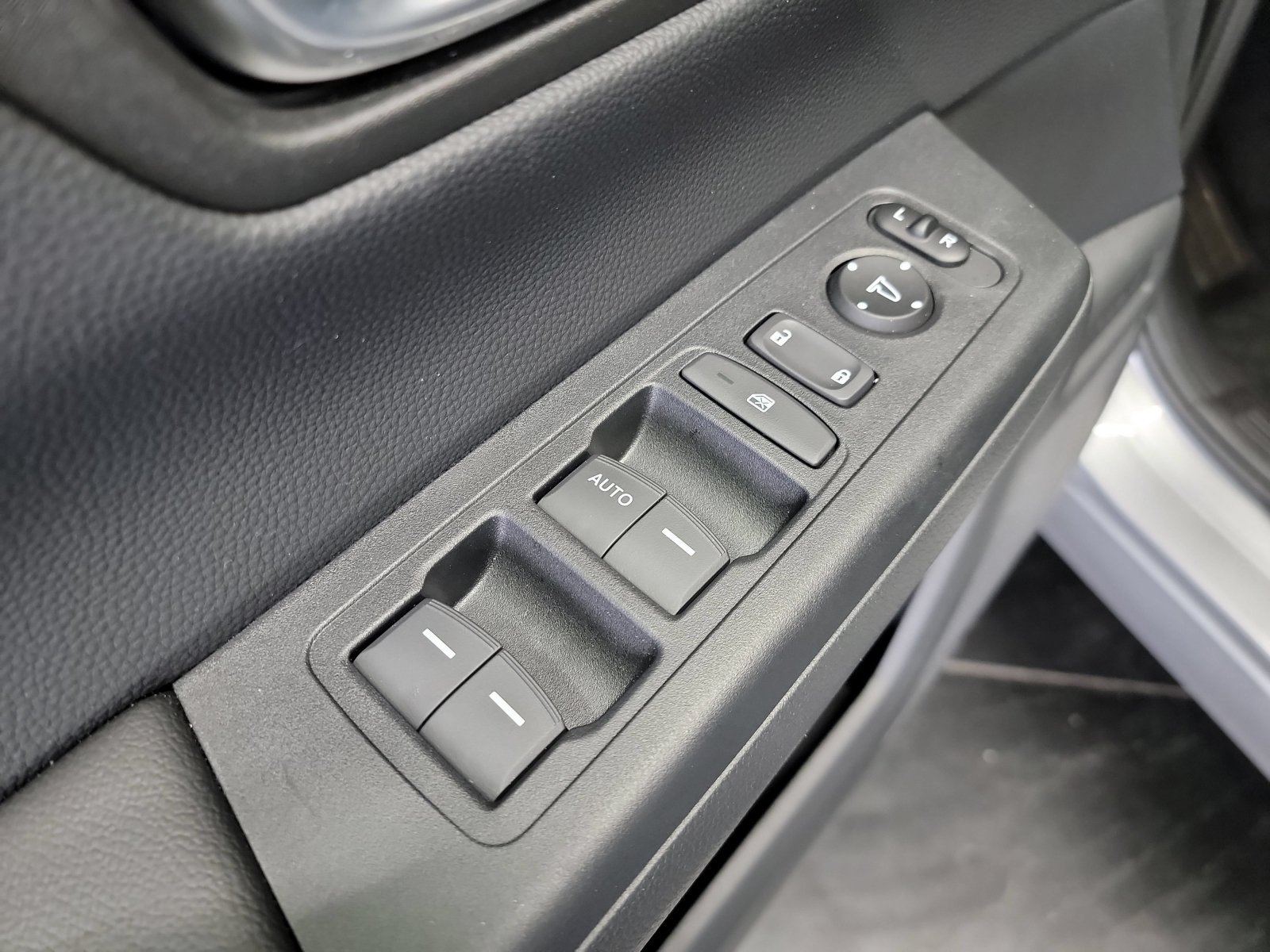 2026 Honda CR-V LX - Photo 14