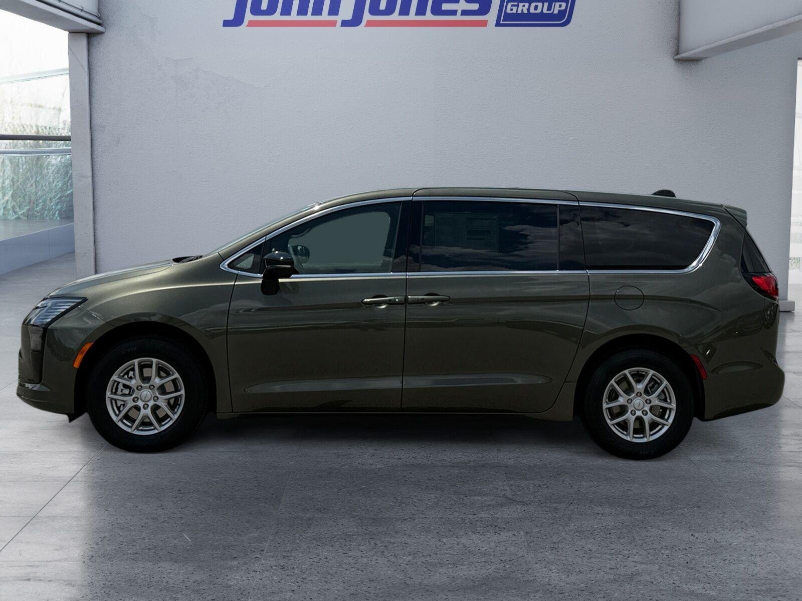 New 2027 Olive Green Pearl-Coat Exterior Paint Chrysler Select image 7