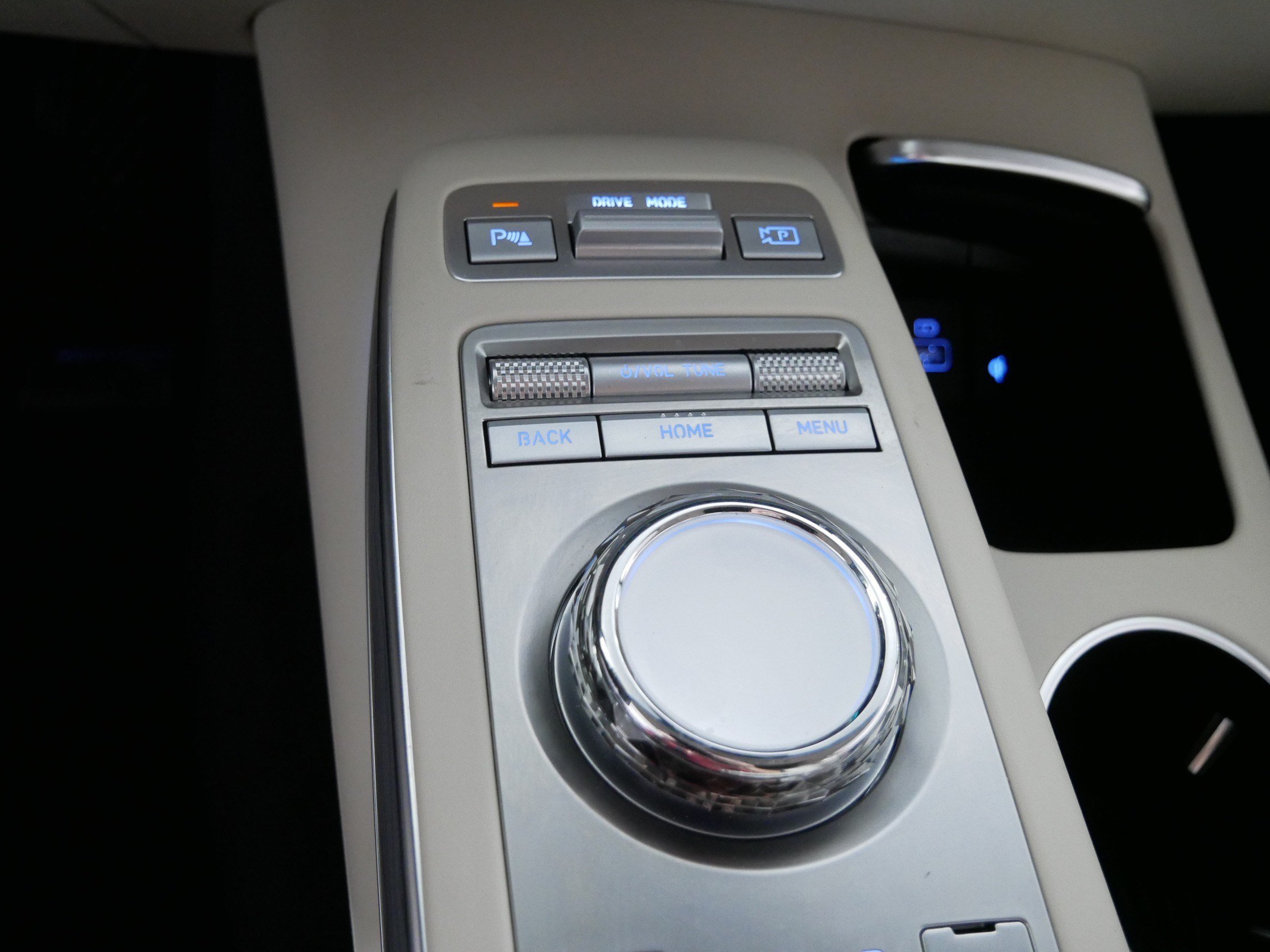 Certified Used 2025 Alta White Genesis 2.5T image 30
