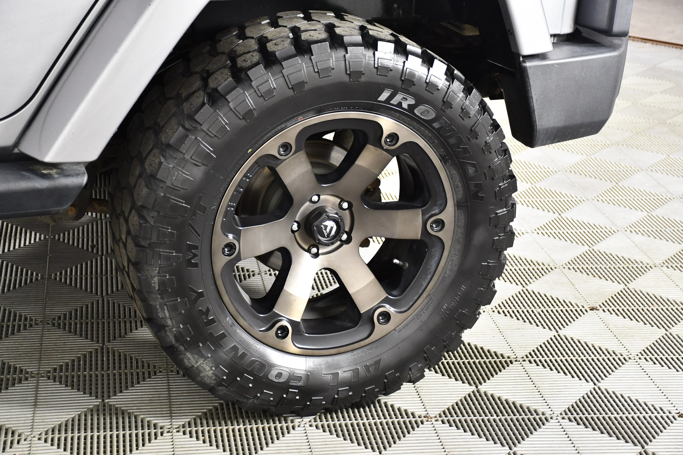 Used 2013 Billet Silver Metallic Jeep Sahara image 50